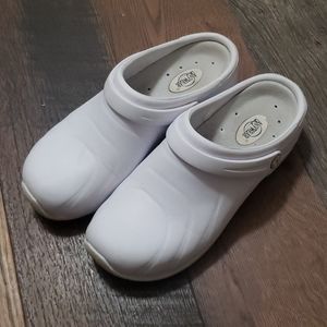 Anywear Nursing Clogs